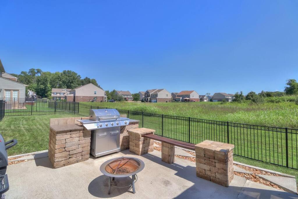 The Muirwood Lux Sleeps 10 Villa Murfreesboro Exterior photo
